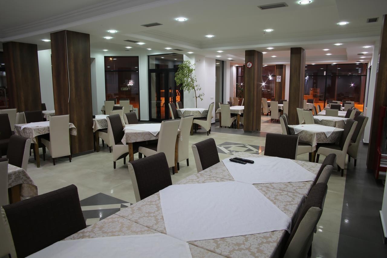 Hotel Rio Pristina Exterior photo