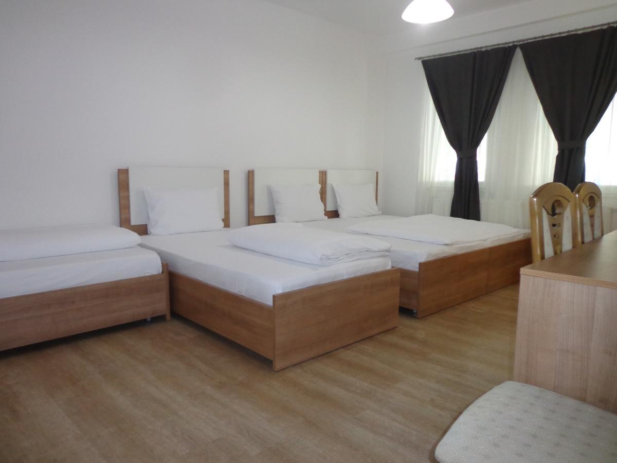 Hotel Rio Pristina Exterior photo